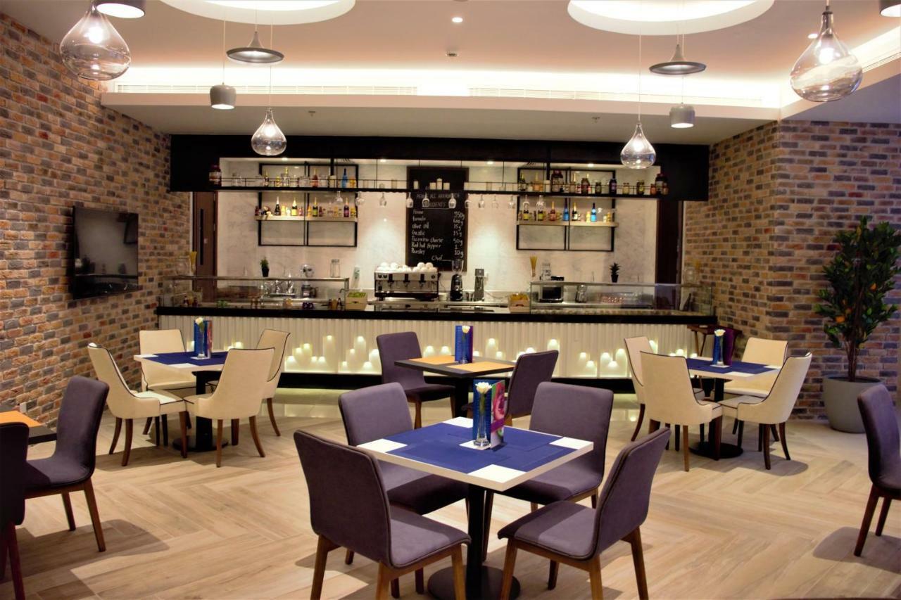 Park Inn By Radisson Makkah Aziziyah Mekka Exteriér fotografie The lounge at the airport